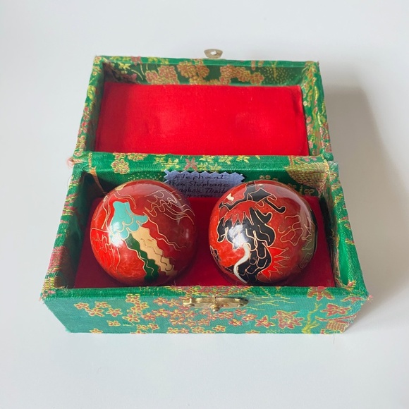 Vintage Chinese Cloisonné Meditation Balls: Baoding Iron Balls - Picture 9 of 9